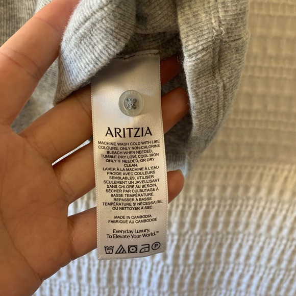 Aritzia TNA home stretch crop tank - Picture 3 of 4
